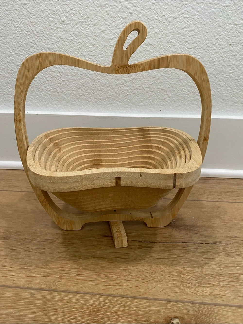 Bonnie & Pop Apple Shaped Collapsible Bamboo Fruit Basket Folding Bowl Trivet